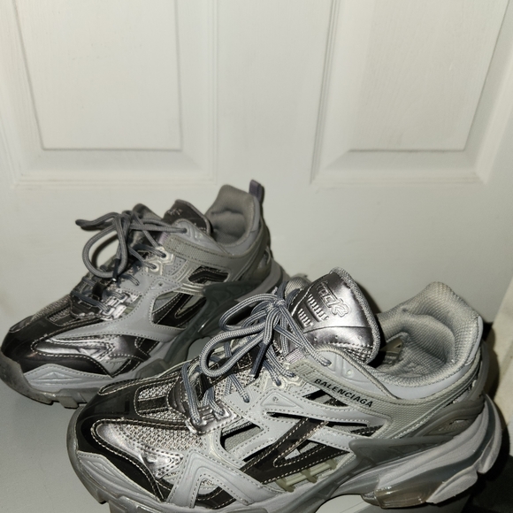 Balenciaga Metallic Sneaker - Picture 6 of 7